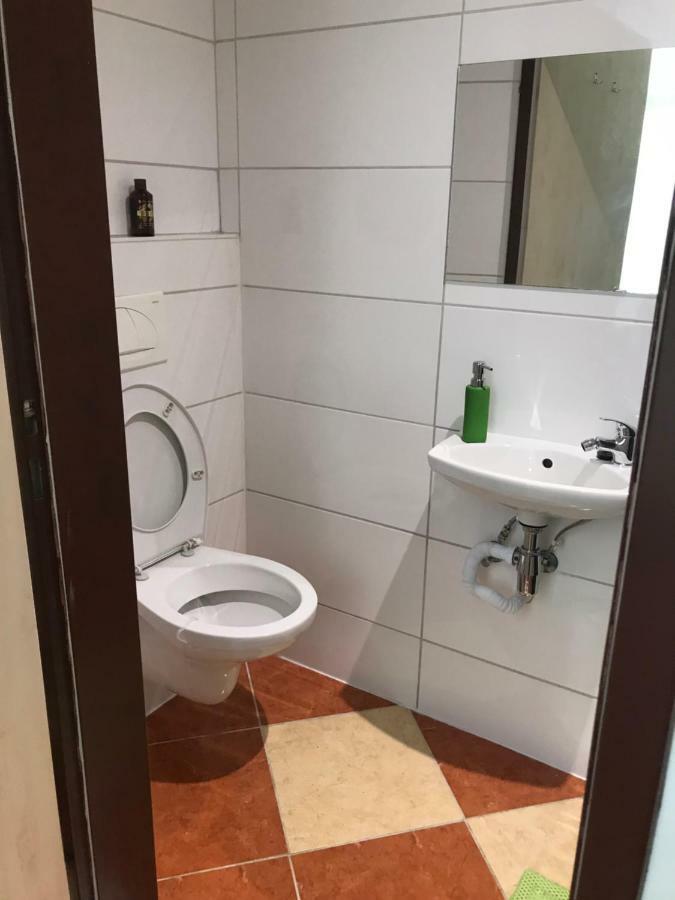 Viktoria Artur Hostel *